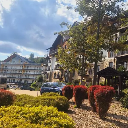 Srodkowa Widok Na Gory 1 Pietro Garaz Gratis Daire *